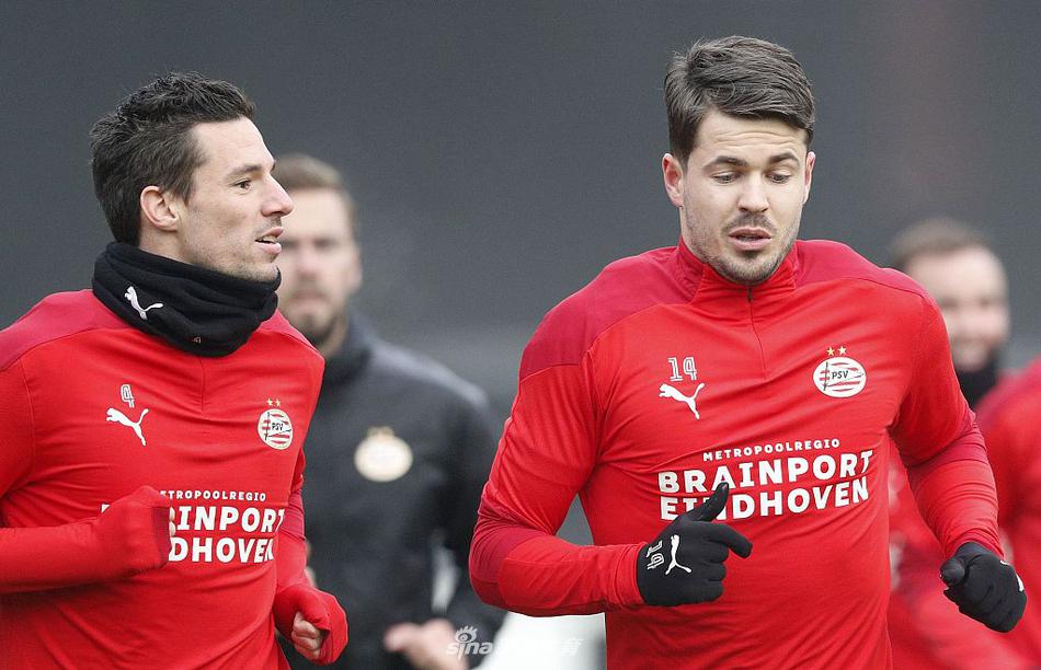 包含转会期埃因霍温备战NBA总决赛，远射贴柱细节曝光，管理层满意，资深球员宣示担当的词条