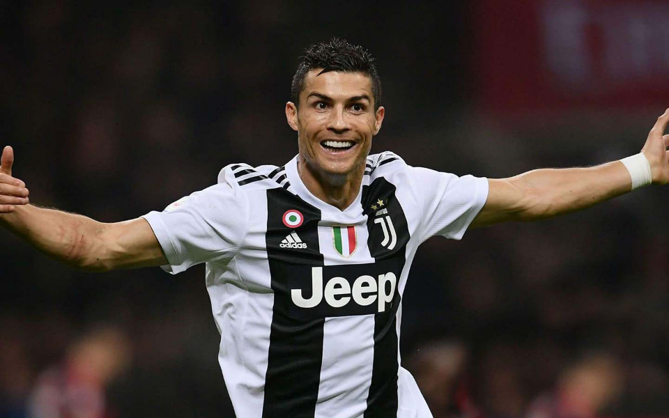  里昂训练开放日，清晨再遭质疑引欢呼，全明星赛在即，轮换策略成焦点