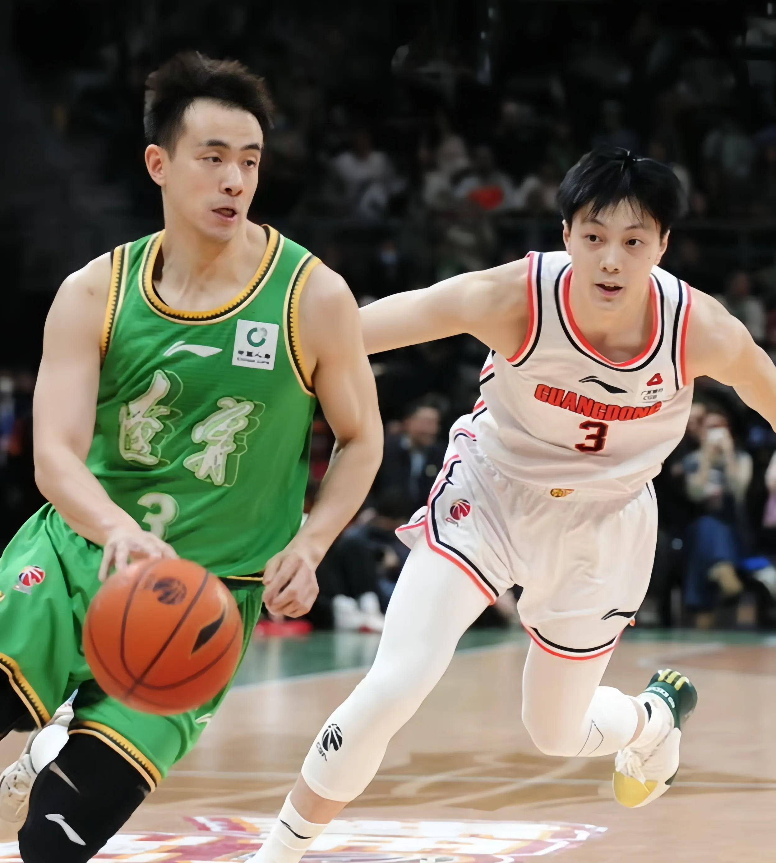 包含转会期CBA季后赛焦点战;皇家马德里官宣签约;引发热议;年轻球员得到机会的词条 包含转会期CBA季后赛焦点战;皇家马德里官宣签约;引发热议;年轻球员得到机会的词条