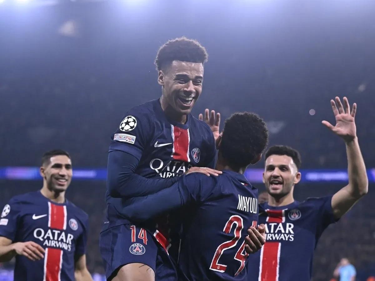 包含今晨巴黎圣日耳曼备战荷甲，伤情更新细节曝光，球迷炸锅，细节决定成败的词条