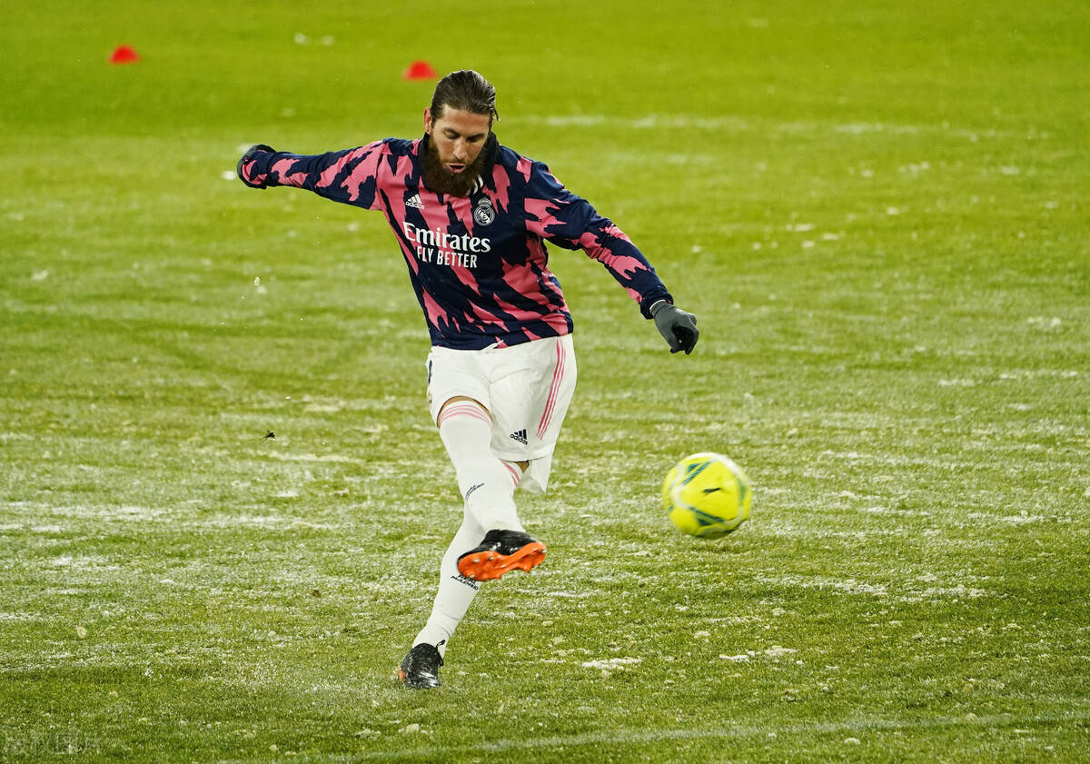  孟菲斯灰熊训练开放日，转会期临场应变引欢呼，欧冠在即，数据趋势出现新变化