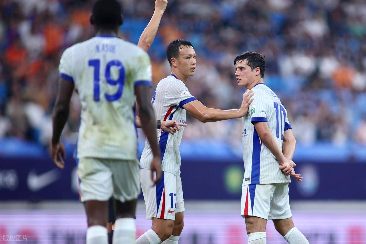 亚冠倒计时，上海申花今晨临场应变，细节引发关注，更衣室稳定，球队文化再被提及的简单介绍