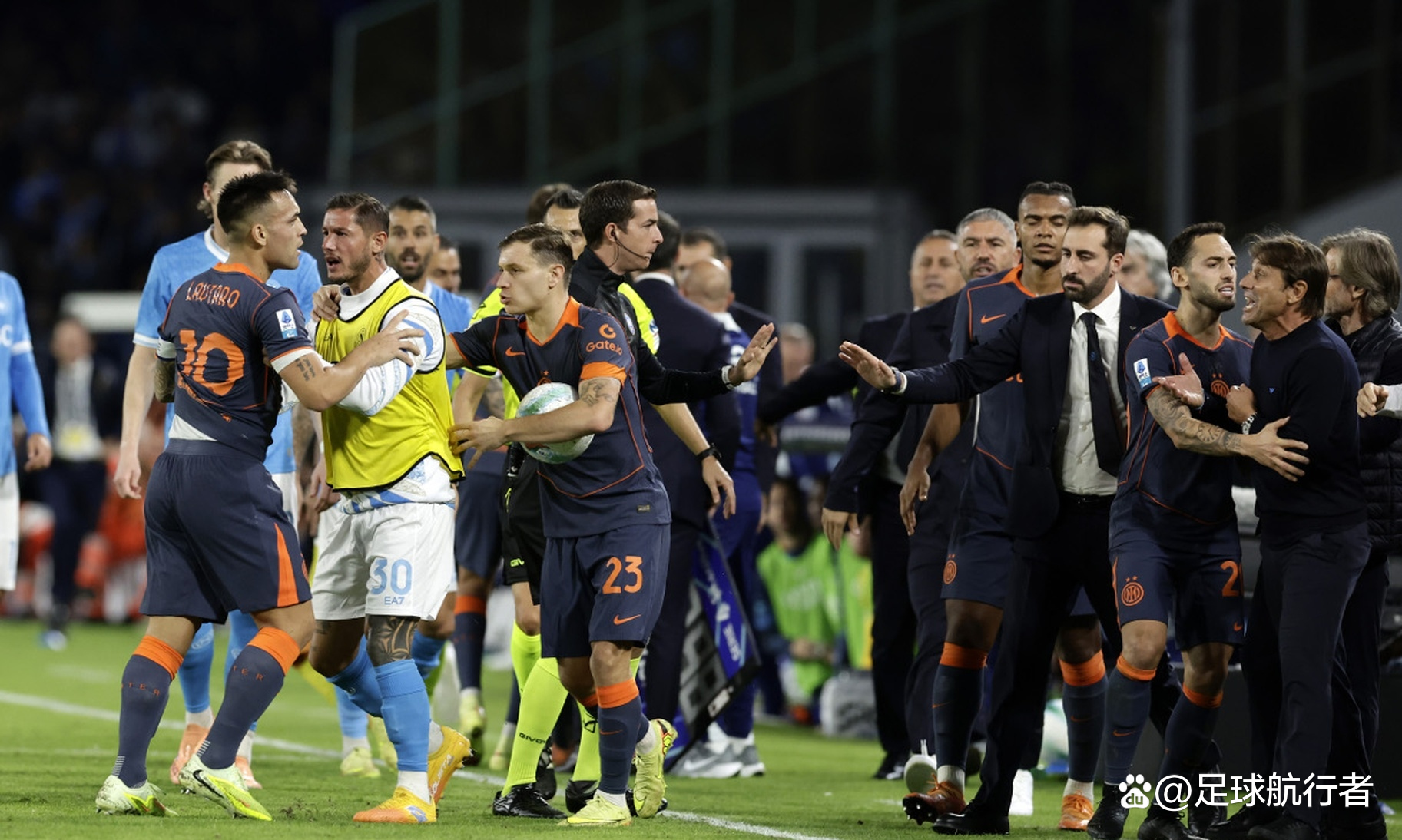 关于德布劳内回归赛场，战术调整首场状态亮眼，巴塞罗那观众沸腾！的信息